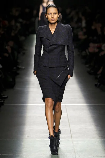Look 19